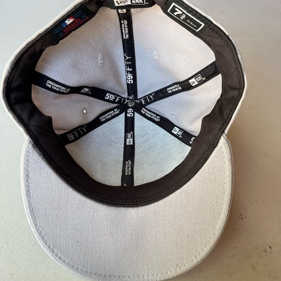 Vintage New Era Boston RedSox MLB 59Fifty Fitted Hat Size 7 3/4 - Picture 3 of 4